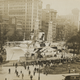 Imagen para el artículo titulado Por qué había mujeres fingiendo ser rocas y árboles en los parques de Nueva York durante la WW1